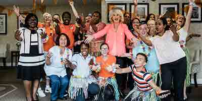 Sherrie Hewson visits Adelaide Care Home to help fundraise for the care workers charity