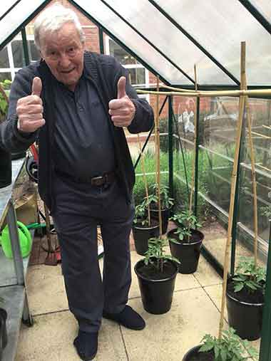 Gardening-in-an--Avery-care-home.