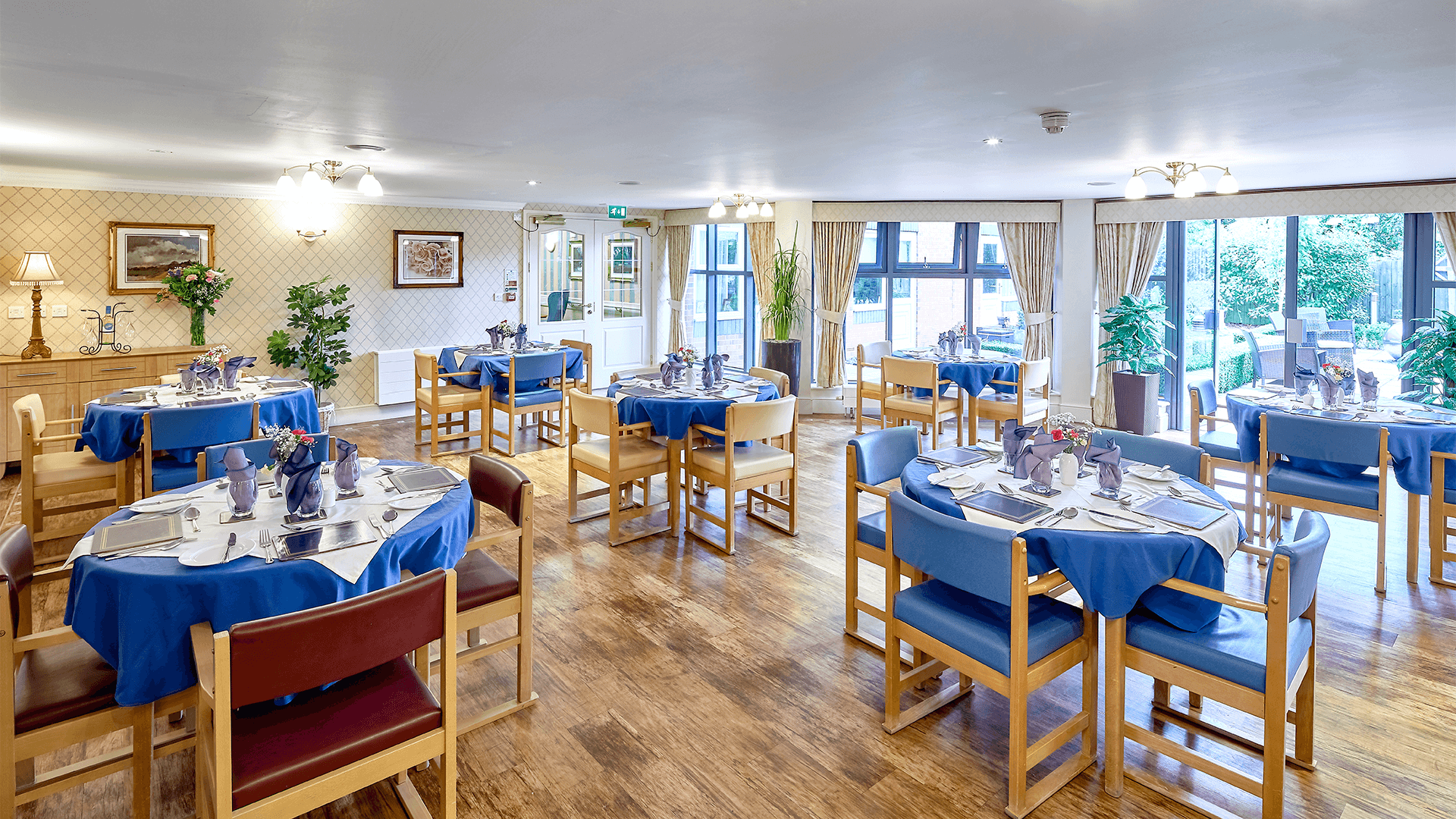 Acorn Lodge dining room