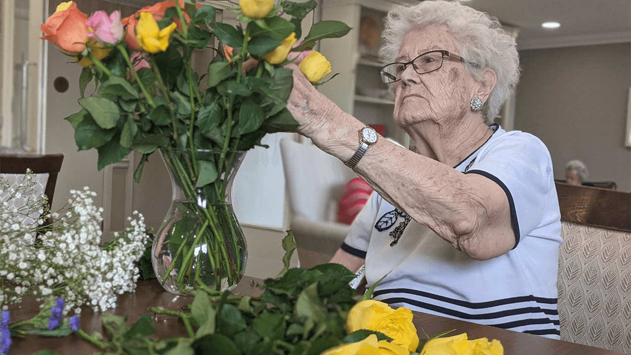 Ashurst Mews Resident Flower Arranging